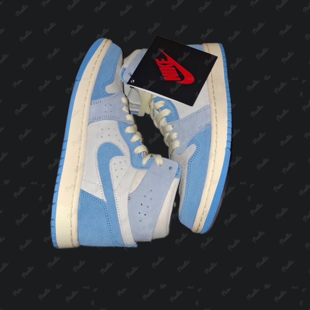 NWB Jordan WOMEN'S AIR JORDAN 1 ZOOM COMFORT 2 size 6 Color Phantom/Uni Blue ice